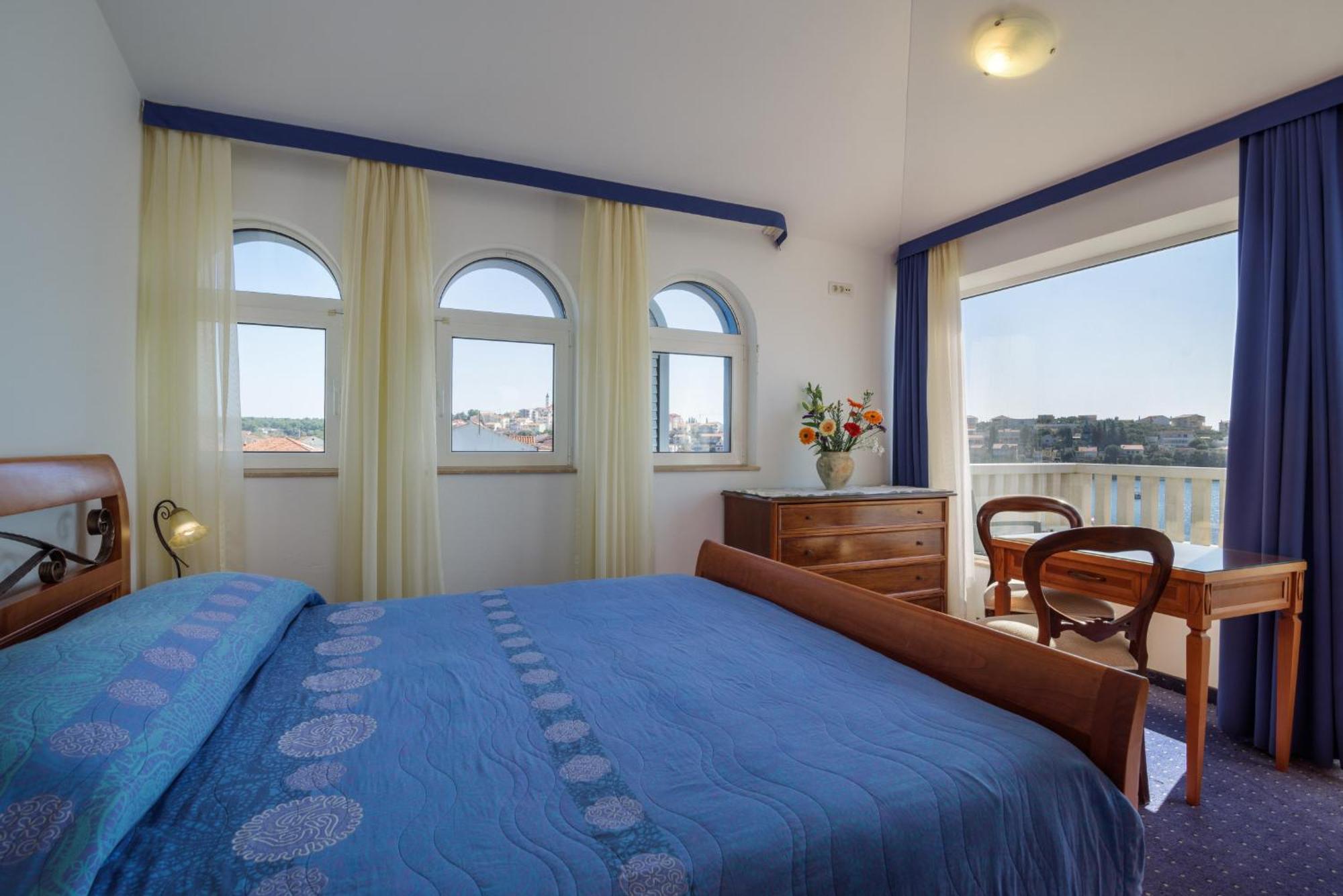 Villa Mediterana Seget Vranjica Quarto foto