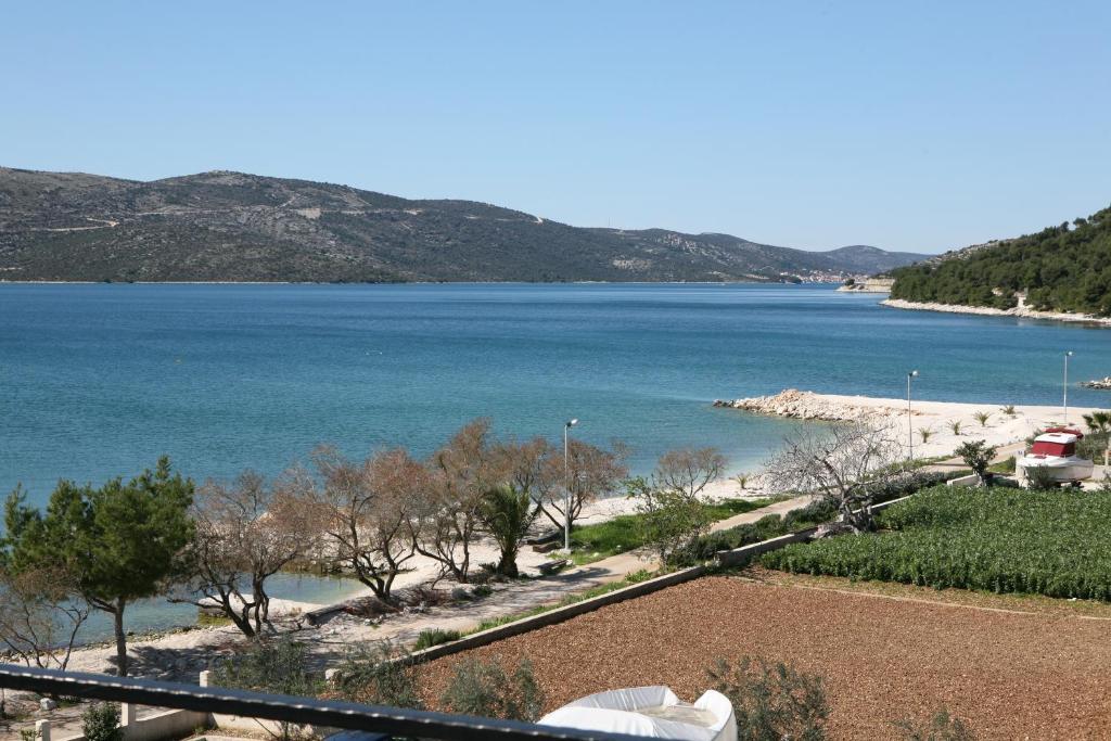 Villa Mediterana Seget Vranjica Quarto foto