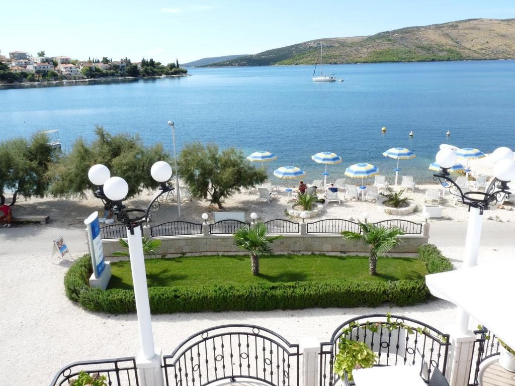 Villa Mediterana Seget Vranjica Quarto foto